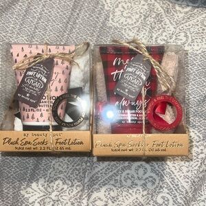 2 NEW Plush spa socks Lotion Sets
